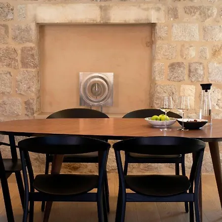 Two Bedroom Luxury Sorgo Cerva In Old Town *