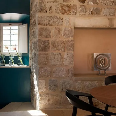 Two Bedroom Luxury Sorgo Cerva In Old Town Ragusa